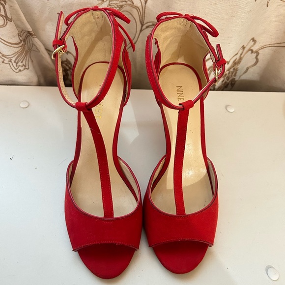 Red Nine West heels - Picture 2 of 4